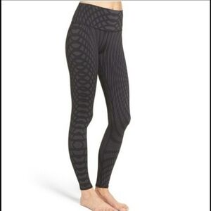 Alo Yoga Airbrush High Waist Full Length Leggings XS Black Arches gym workout